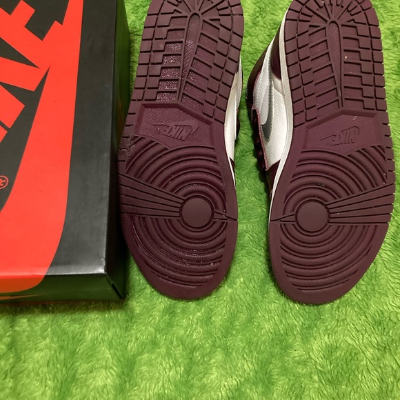 Jordan 1 high Top “Bordeaux “ Size 8 🔥🔥🔥✅ - Picture 7 of 7